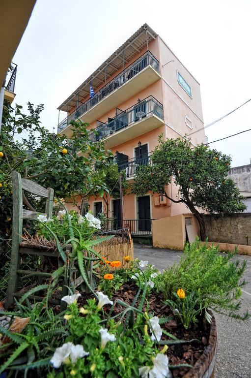 Benitsa Beach Hotel Ahílio Kültér fotó