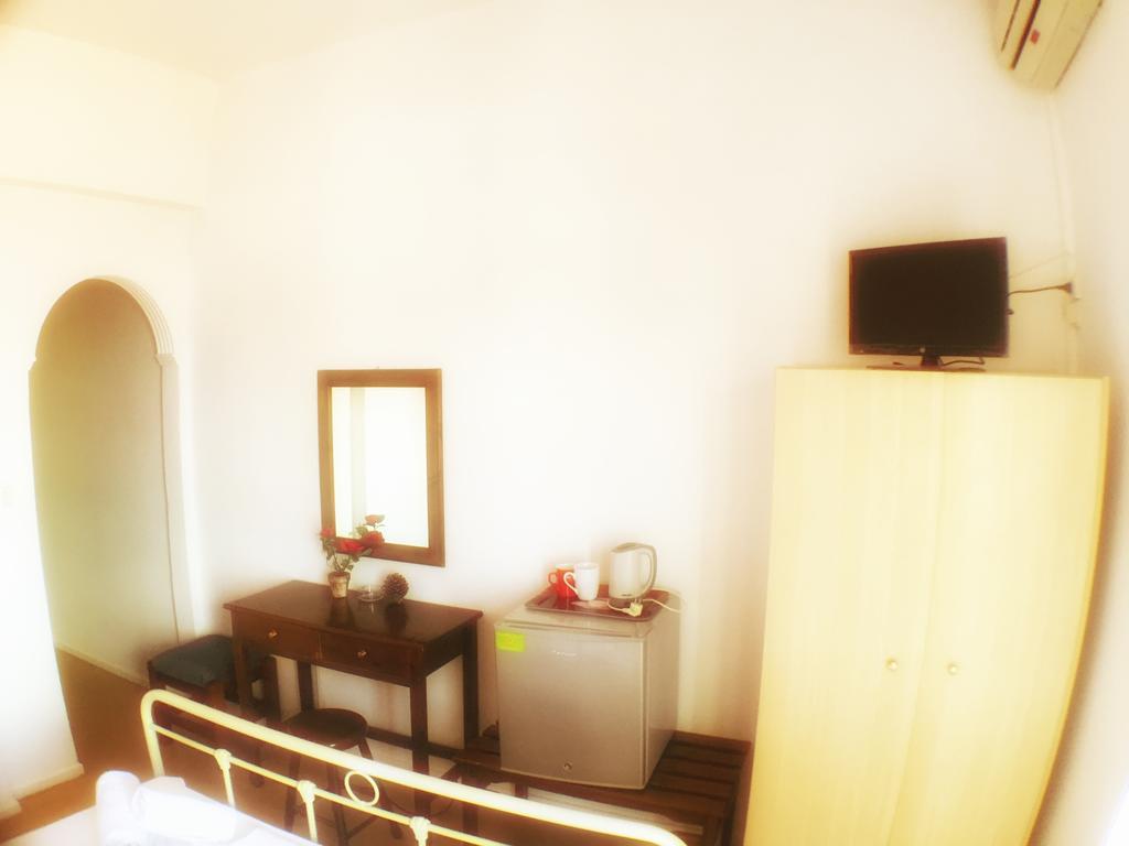 Benitsa Beach Hotel Ahílio Kültér fotó